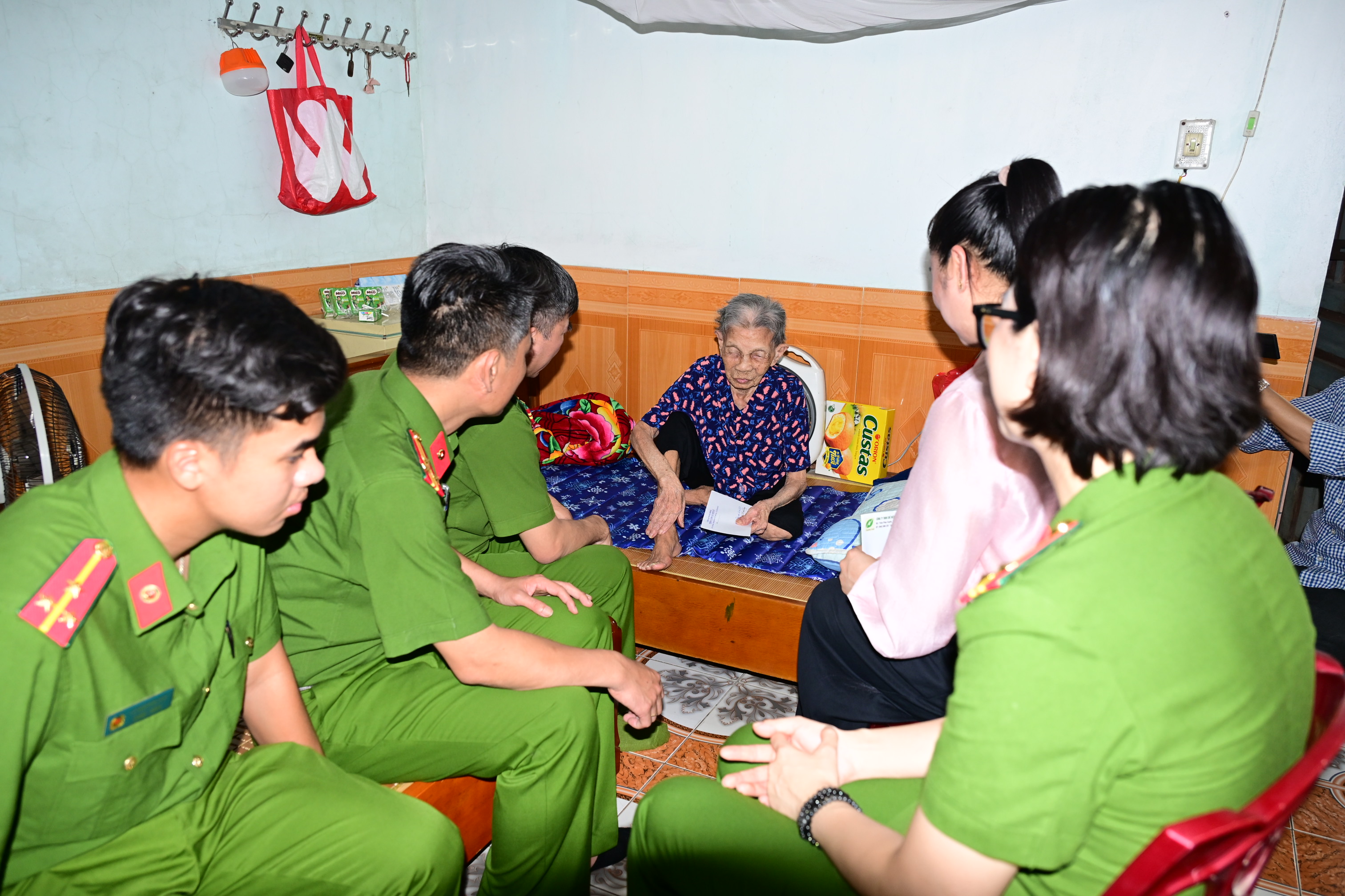 Phòng Cảnh sát kinh tế: Tổ chức nhiều hoạt động tri ân nhân kỷ niệm 79 năm Ngày Thương binh - Liệt sĩ 27/7